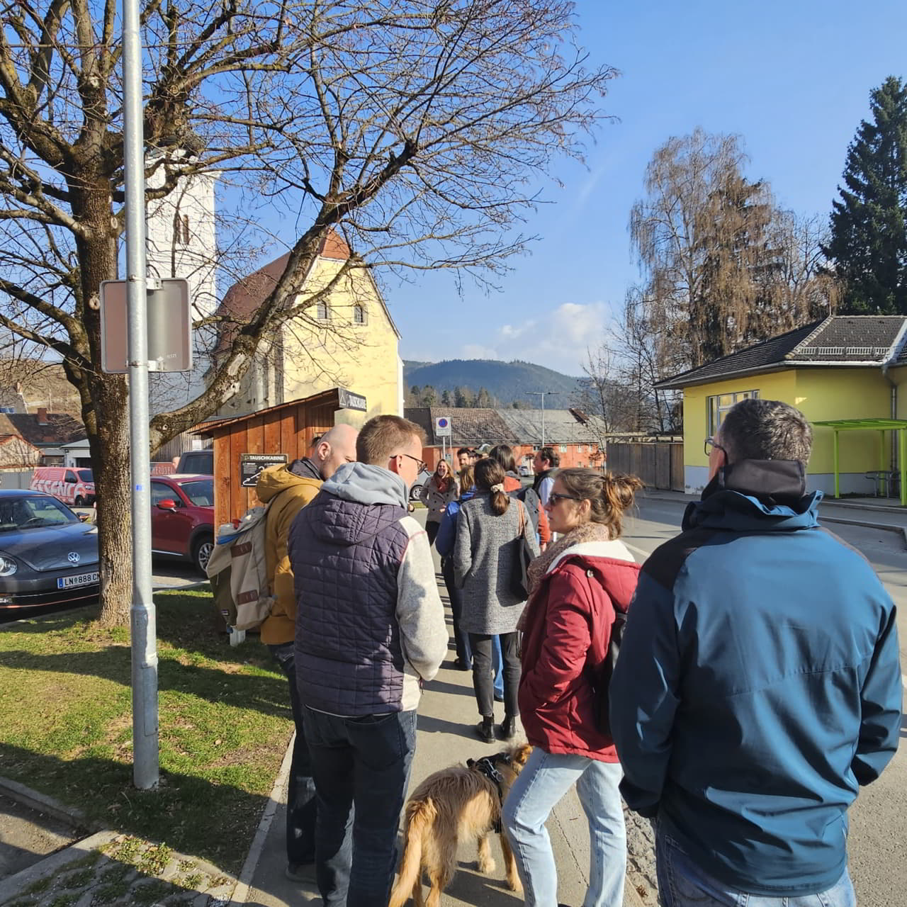 kem_erfa_7_2026_c_EASt Teilnehmer:innen beim Stadtspaziergang durch den Ortskern von Trofaiach
